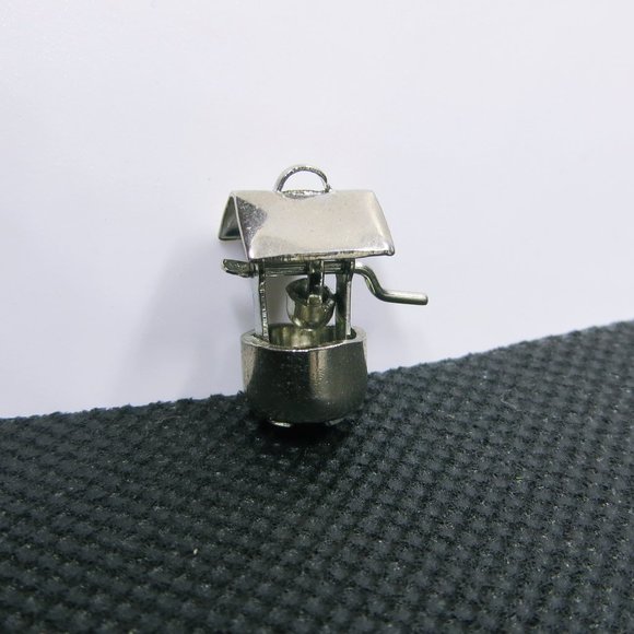 Vintage Silver 3D Movable Whishing Well Bracelet Charm - Picture 1 of 3